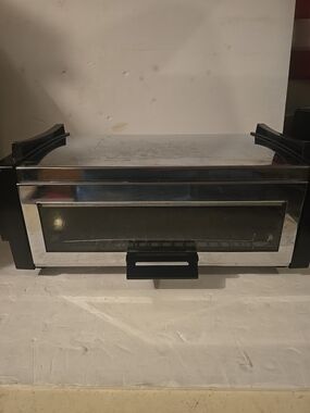 Toastmaster Reversible Oven-Broiler Model 5233-1 Excellent Works